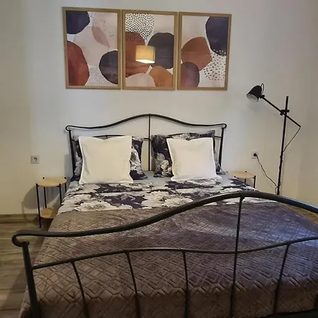 Levante - 500m Amphitheatre - Free Parking * بولا